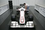 Sergio Perez (Sauber) macht sich mit dem C29 vertraut