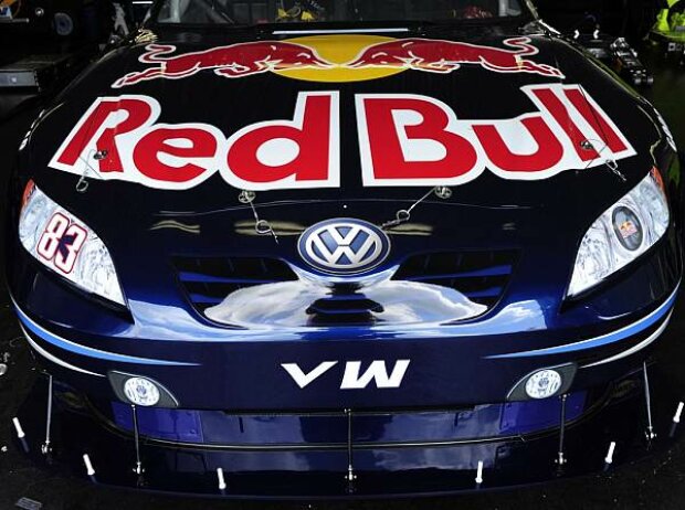 Titel-Bild zur News: Fotomontage Red Bull Volkswagen Logo VW