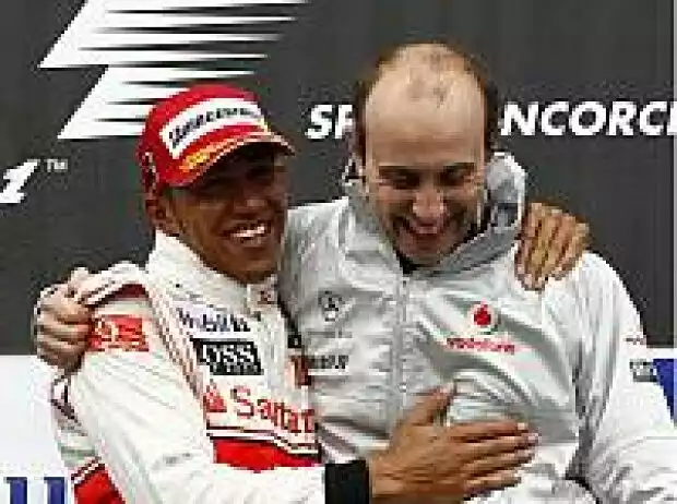 Lewis Hamilton und Phil Prew Titel-Bild zur News: Lewis Hamilton und Phil Prew