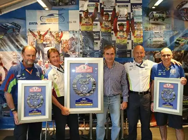 Carlos Sainz Jr., Gerard Quinn (Ford-Sportchef) Titel-Bild zur News: Carlos Sainz Jr., Gerard Quinn (Ford-Sportchef)
