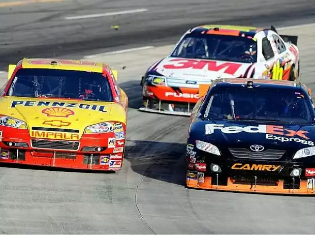 Greg Biffle, Denny Hamlin, Kevin Harvick Titel-Bild zur News: Greg Biffle, Denny Hamlin, Kevin Harvick