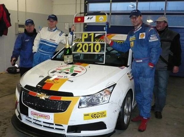 Die Sieger des ADAC-Cruze-Cup 2010 Die Sieger des ADAC-Cruze-Cup 2010