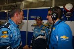 Alain Menu im Gespräch mit Stallgefährte Yvan Muller (Chevrolet)
