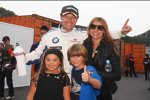 Andy Priaulx (BMW Team RBM) und seine Familie feiern die erste Pole-Position seit 2006