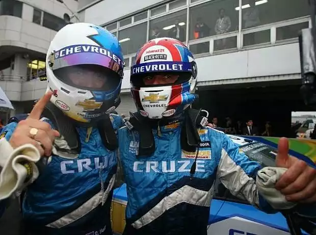 Yvan Muller, Robert Huff Titel-Bild zur News: Yvan Muller, Robert Huff