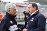 Andreas Bellu (BMW Motorsport) im Gespräch mit Teammanager Kurt Treml (Engstler) 