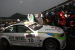 Augusto Farfus (BMW Team RBM) feiert seinen Sieg