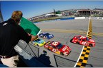 Start mit Juan Pablo Montoya (EGR) und Clint Bowyer (Richard Childress) 