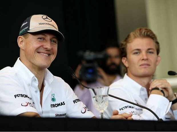 Titel-Bild zur News: Michael Schumacher und Nico Rosberg