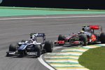 Nico Hülkenberg (Williams) und Lewis Hamilton (McLaren) 