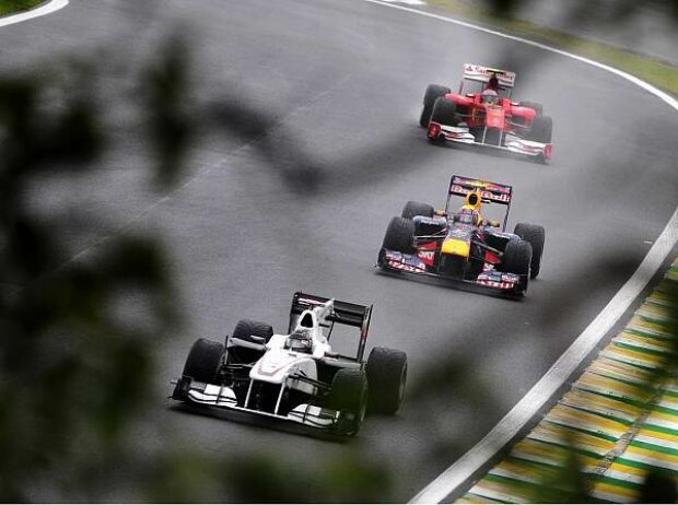 Nick Heidfeld vor Mark Webber und Fernando Alonso Nick Heidfeld vor Mark Webber und Fernando Alonso