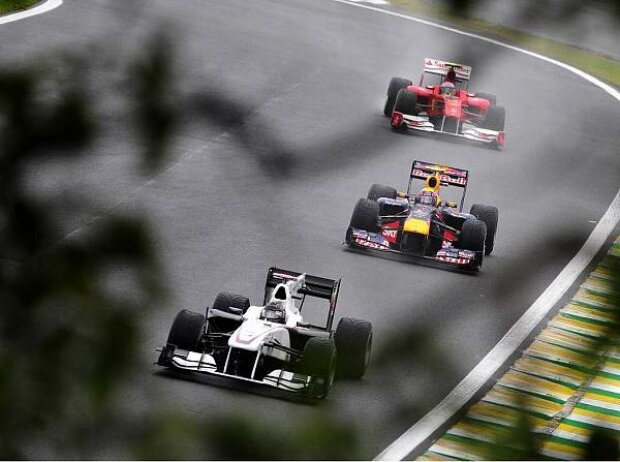 Nick Heidfeld vor Mark Webber und Fernando Alonso