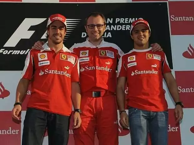 Felipe Massa, Stefano Domenicali (Teamchef), Fernando Alonso Titel-Bild zur News: Felipe Massa, Stefano Domenicali (Teamchef), Fernando Alonso