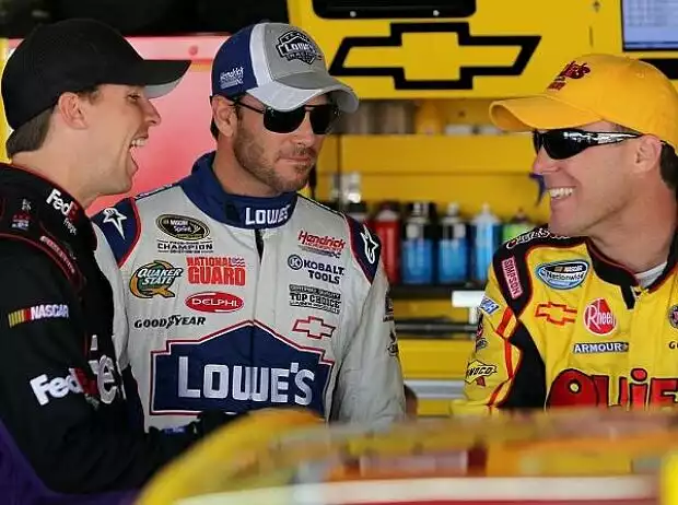 Jimmie Johnson, Denny Hamlin, Kevin Harvick Titel-Bild zur News: Jimmie Johnson, Denny Hamlin, Kevin Harvick