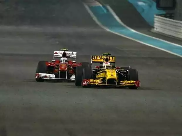 Vitaly Petrov vor Fernando Alonso Titel-Bild zur News: Vitaly Petrov vor Fernando Alonso