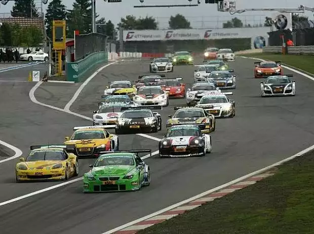 GT-Masters Start Titel-Bild zur News: GT-Masters Start