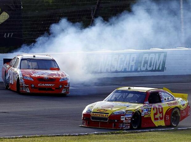 Kevin Harvick, Joey Logano