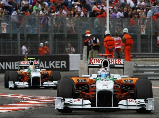 Adrian Sutil vor Vitantonio Liuzzi Adrian Sutil vor Vitantonio Liuzzi