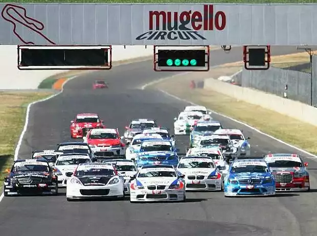 Superstars-Serie in Kyalami Titel-Bild zur News: Superstars-Serie in Kyalami