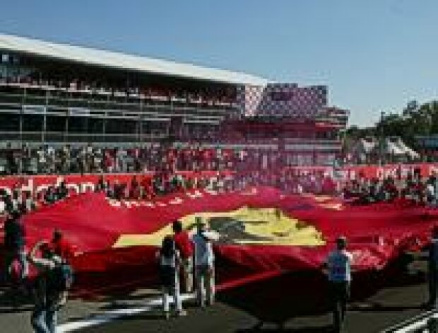 Titel-Bild zur News: Ferrari-Flagge