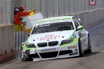 Augusto Farfus (BMW Team RBM) nach der Begegnung mit Alain Menu (Chevrolet) in Marrakesch.