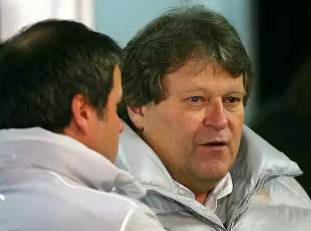 Norbert Haug (Mercedes-Motorsportchef) Titel-Bild zur News: Norbert Haug (Mercedes-Motorsportchef)