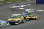 In Oschersleben duellieren sich Gabriele Tarquini und Jordi Gené (SR) mit Robert Huff (Chevrolet).