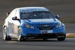 Yvan Muller (Chevrolet) spult im Winter unzählige Testrunden im für ihn neuen Chevrolet Cruze LT ab.