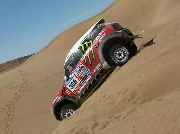 Guerlain Chicherit im MINI in den Dünen Titel-Bild zur News: Guerlain Chicherit im MINI in den Dünen