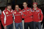 Gruppenfoto der Stars:Fernando Alonso und Felipe Massa (Ferrari), Valentino Rossi und Nicky Hayden (Ducati)