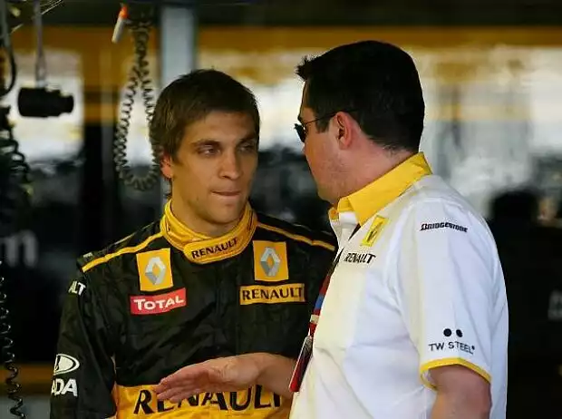 Witali Petrow und Eric Boullier Titel-Bild zur News: Witali Petrow und Eric Boullier