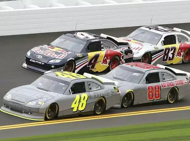 Jimmie Johnson, Kasey Kahne, Brian Vickers, Dale Earnhardt Jun. Titel-Bild zur News: Jimmie Johnson, Kasey Kahne, Brian Vickers, Dale Earnhardt Jun.