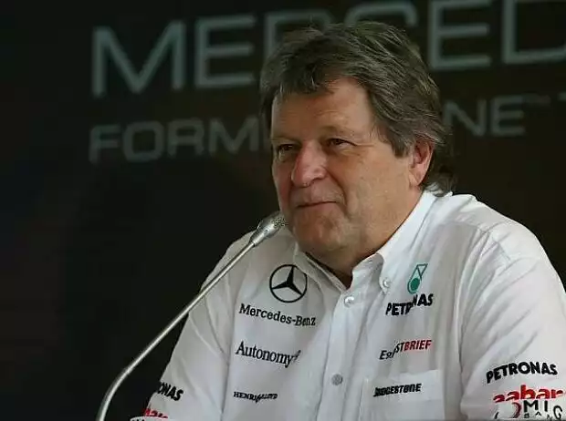 Norbert Haug (Mercedes-Motorsportchef) Titel-Bild zur News: Norbert Haug (Mercedes-Motorsportchef)