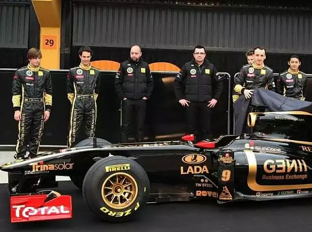Bruno Senna (Zweiter von links) Titel-Bild zur News: Bruno Senna (Zweiter von links)