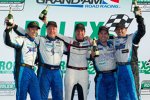 Champus für Spencer Pumpelly, Steven Bertheau, Wolf Henzler, Brendan Gaughan und Andy Lally 