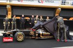 Die Fahrerriege bei der Enthüllung des Renault R31: Jan Charouz, Bruno Senna, Romain Grosjean, Robert Kubica, Ho-Pin Tung und Witali Petrow 