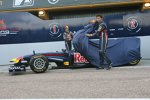 Sebastian Vettel und Mark Webber (Red Bull) mit dem neuen Red Bull RB7