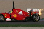 Feuer aus dem Heck vom Ferrari von Felipe Massa 