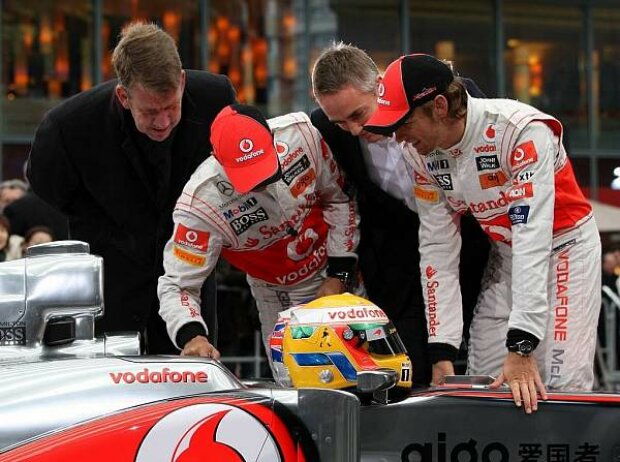 Titel-Bild zur News: Lewis Hamilton, Martin Whitmarsh und Jenson Button