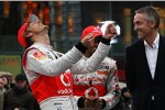 Jenson Button, Lewis Hamilton (McLaren) und Martin Whitmarsh (Teamchef) 