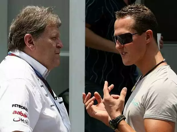Titel-Bild zur News: Michael Schumacher, Norbert Haug (Mercedes-Motorsportchef)