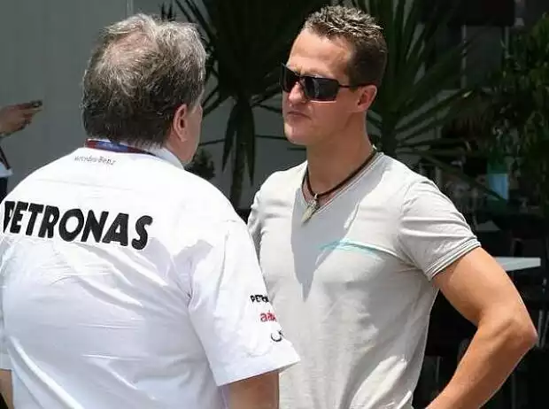 Titel-Bild zur News: Michael Schumacher, Norbert Haug (Mercedes-Motorsportchef)