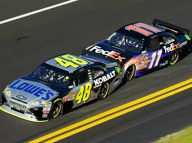 Jimmie Johnson, Denny Hamlin Titel-Bild zur News: Jimmie Johnson, Denny Hamlin
