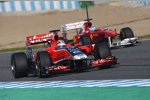 Jerome D'Ambrosio (Marussia-Virgin) Fernando Alonso (Ferrari) 