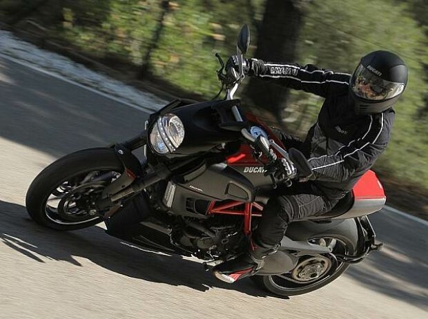 Titel-Bild zur News: Ducati Diavel