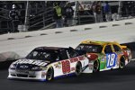 Kyle Busch (Gibbs) schiebt Dale Jr. an