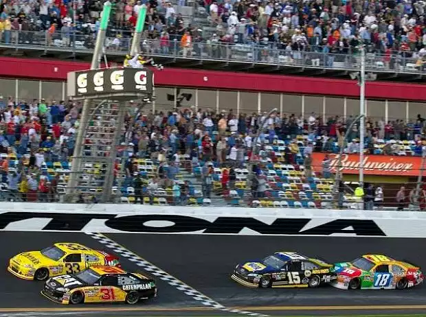 Jeff Burton, Clint Bowyer Titel-Bild zur News: Jeff Burton, Clint Bowyer