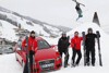Bild zum Inhalt: Audi-Piloten: Riesenslalom im S4 und auf Skiern