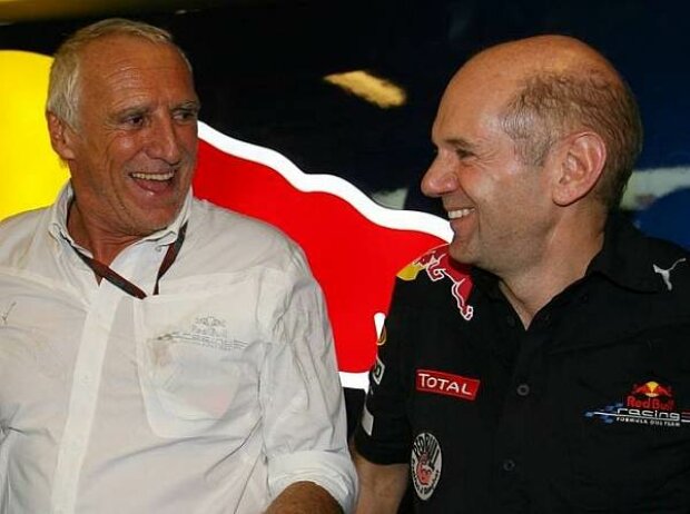 Adrian Newey (Technischer Direktor), Dietrich Mateschitz (Red Bull-Boss), Christian Horner (Teamchef) Adrian Newey (Technischer Direktor), Dietrich Mateschitz (Red Bull-Boss), Christian Horner (Teamchef)