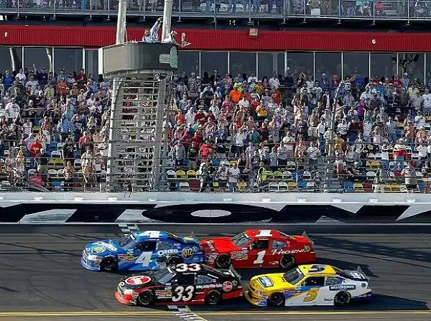 Tony Stewart, Clint Bowyer Titel-Bild zur News: Tony Stewart, Clint Bowyer